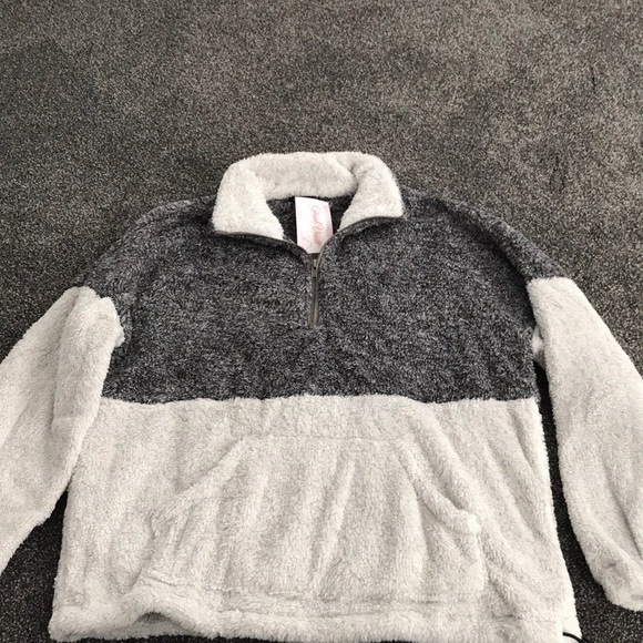 LAST ONE!! Grey Fuzzy Two Toned Zip Up Fleece - Picture 4 of 8
